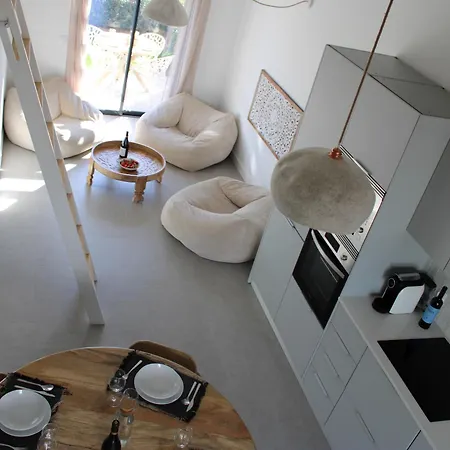 Casa Arrifana بيت للعطل *